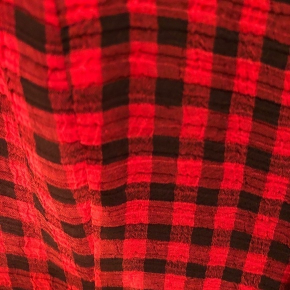 Forever 21 Cirque Red & Black Checkered Sleeveless Button-Down Top – Size M - Picture 4 of 11